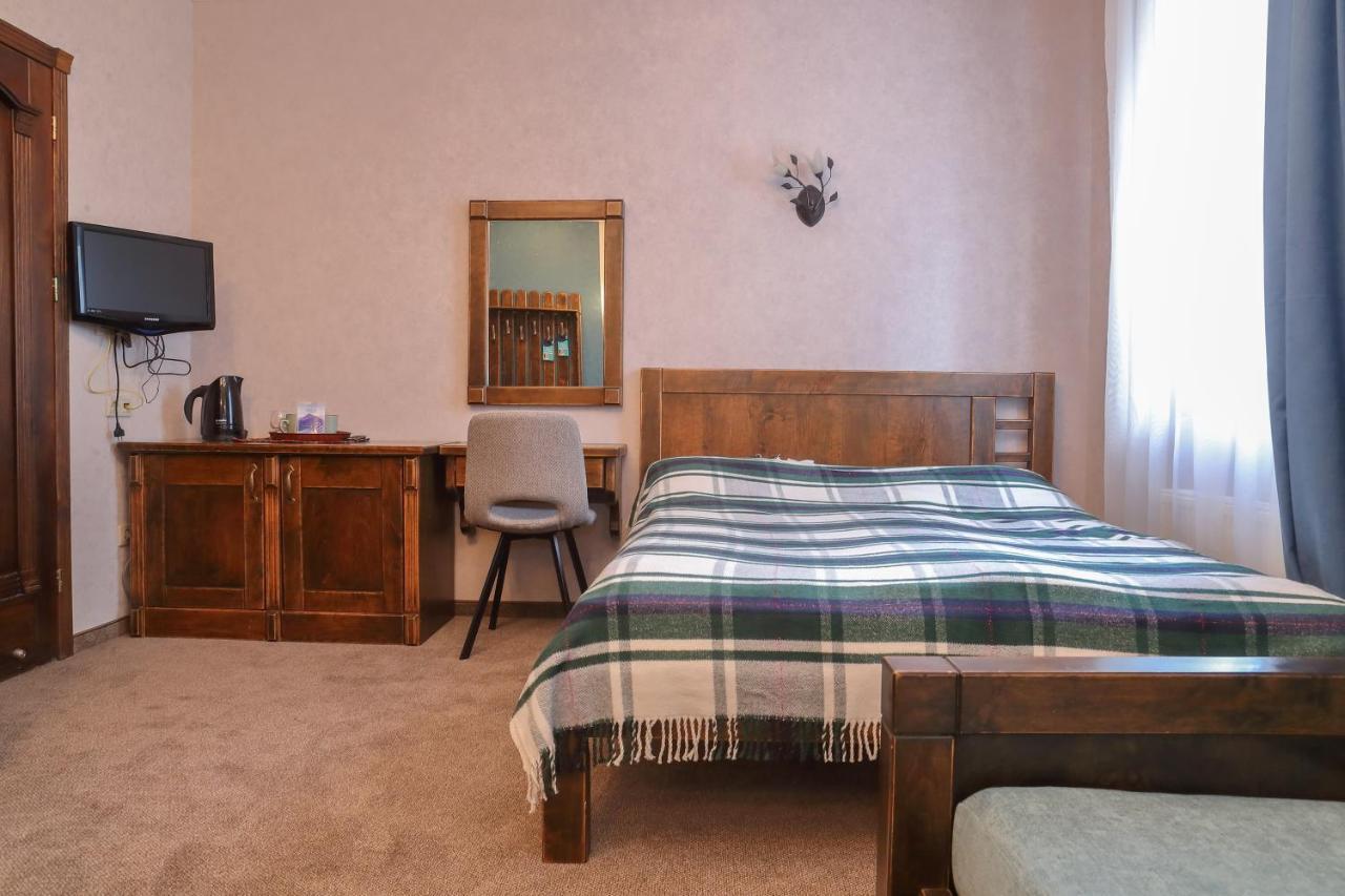 בוקובל Iris Hotel מראה חיצוני תמונה