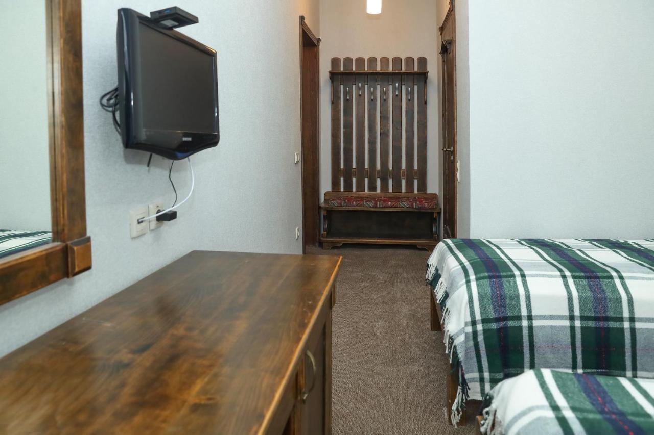 בוקובל Iris Hotel מראה חיצוני תמונה