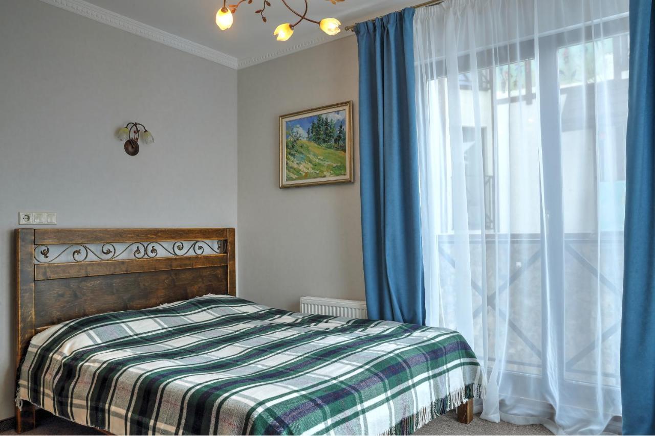 בוקובל Iris Hotel מראה חיצוני תמונה