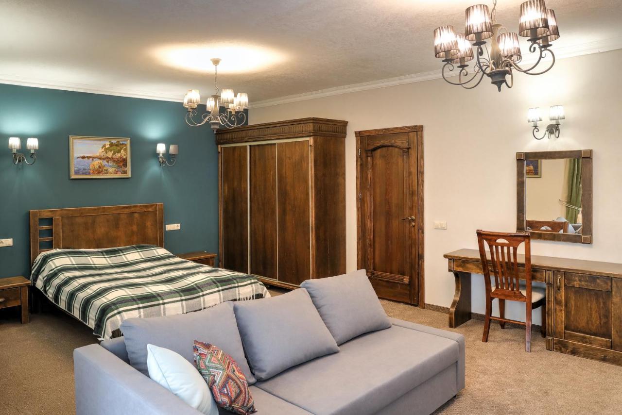 בוקובל Iris Hotel מראה חיצוני תמונה