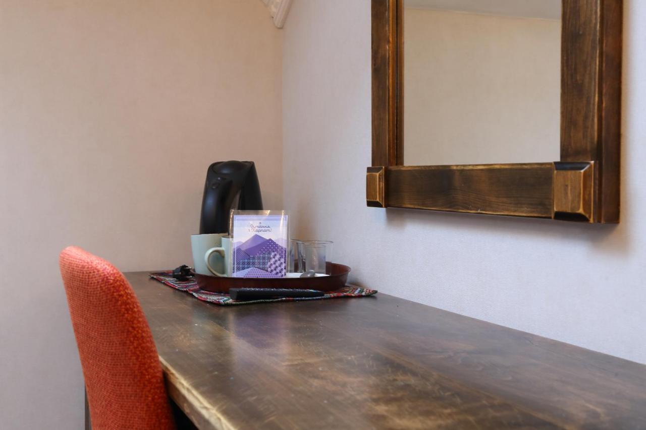 בוקובל Iris Hotel מראה חיצוני תמונה